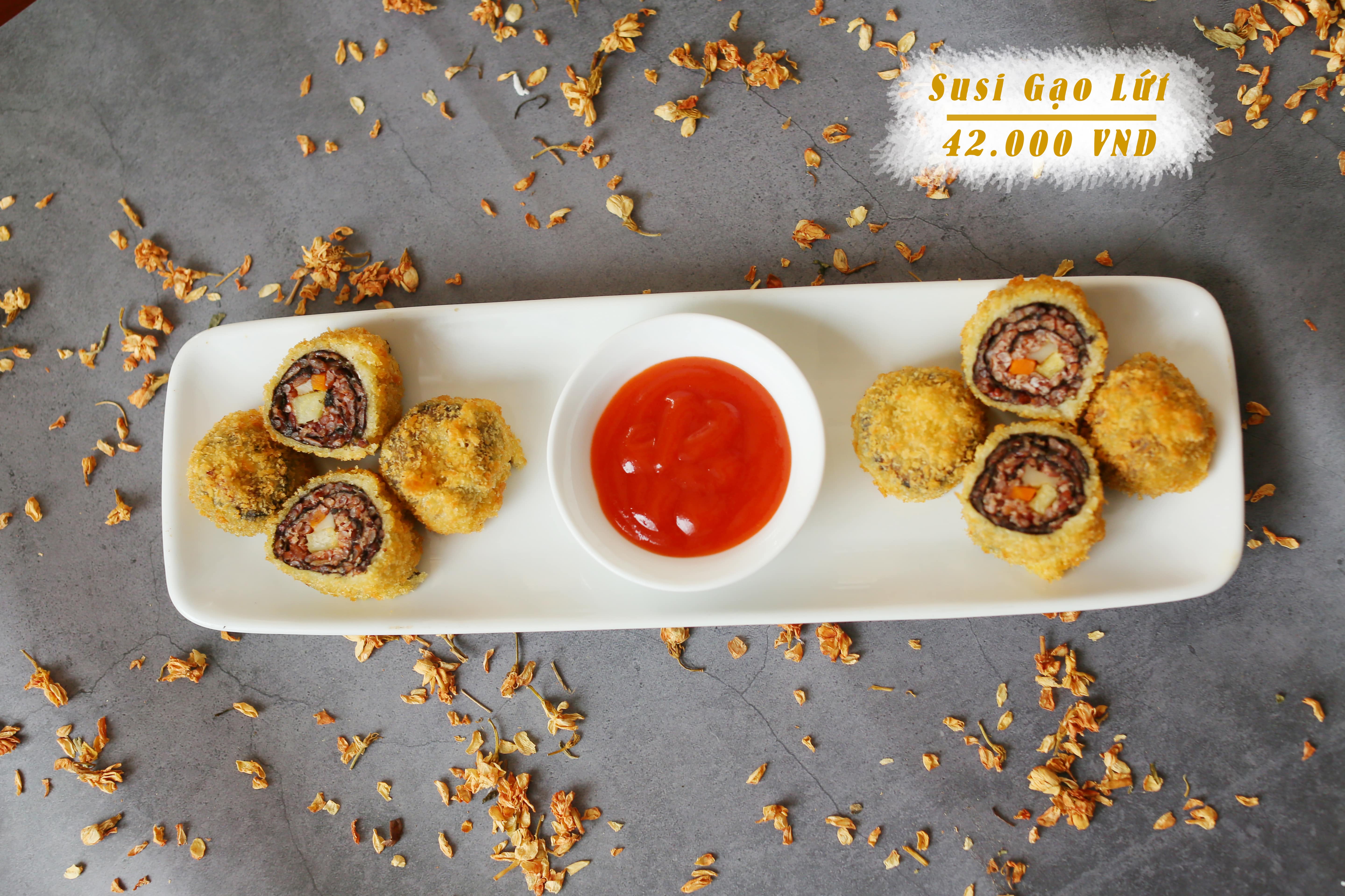 Sushi gạo lứt (brown rice sushi)